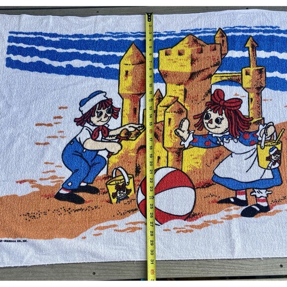 VTG 1980 Raggedy Ann & Andy Beach Towel Sandcastle Scene Fringe Bobbs Merrill - Picture 15 of 16